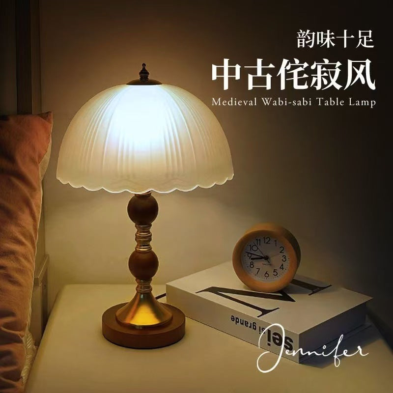 Retro bedroom bedside lamp casual european cream medieval small table lamp warm study decoration solid wood glass table lamp