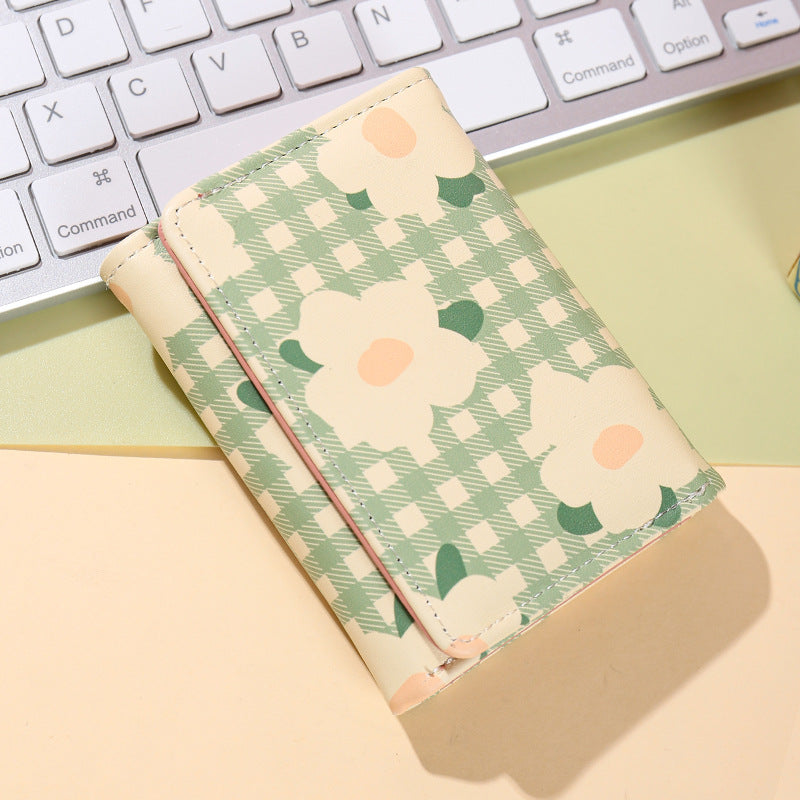 Small fresh three-fold wallet, short women's  explosion, portable driver's license card holder, three-fold storage change purse.