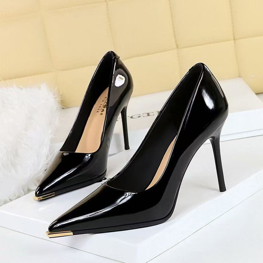 2025 soft-soled, low-cut heeled shoes: comfortable, non-slip, trendy, plus-size, and designed for all-day wear