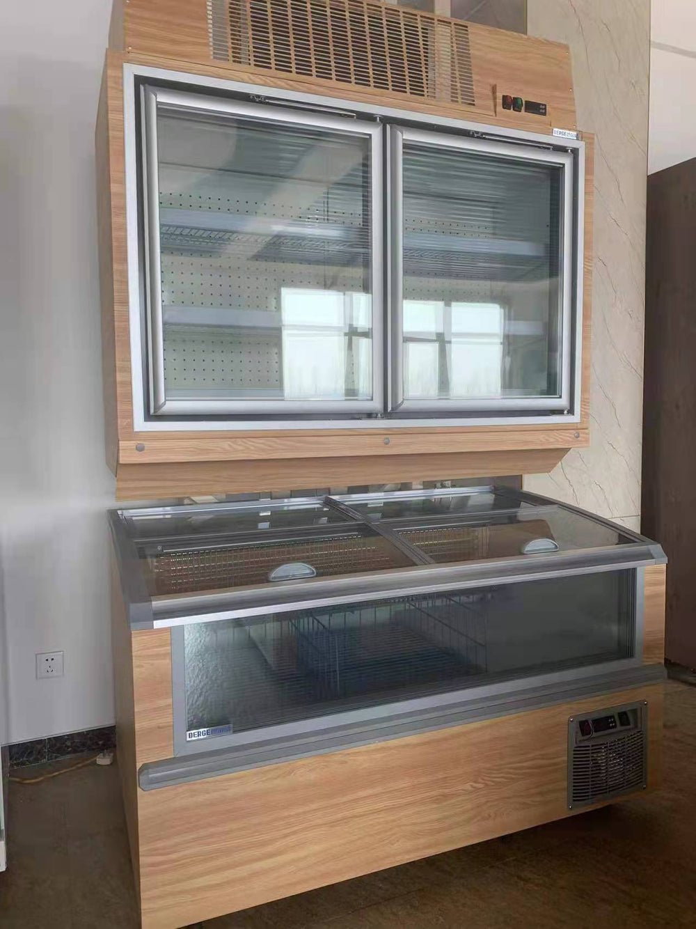 Large window automatic frost combination island freezer