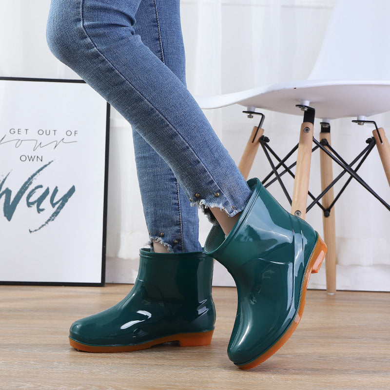 Wholesale women's safety short boots: low-cut, waterproof, non-slip rain boots for kitchen work, thickened and warm rain boots for adults