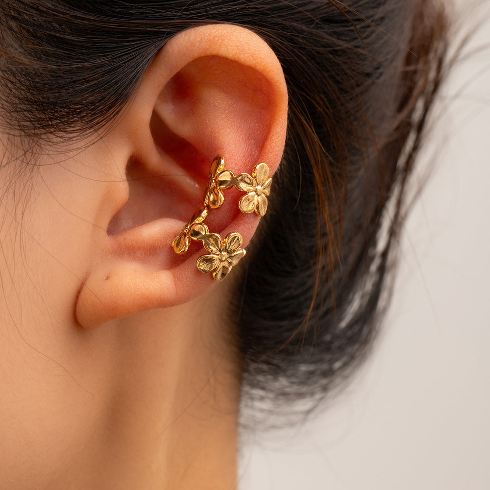 Gold earrings wholesale 2025 new european and american cross-border alloy jewelry niche accessible luxury starfish earrings women's ear cuff
