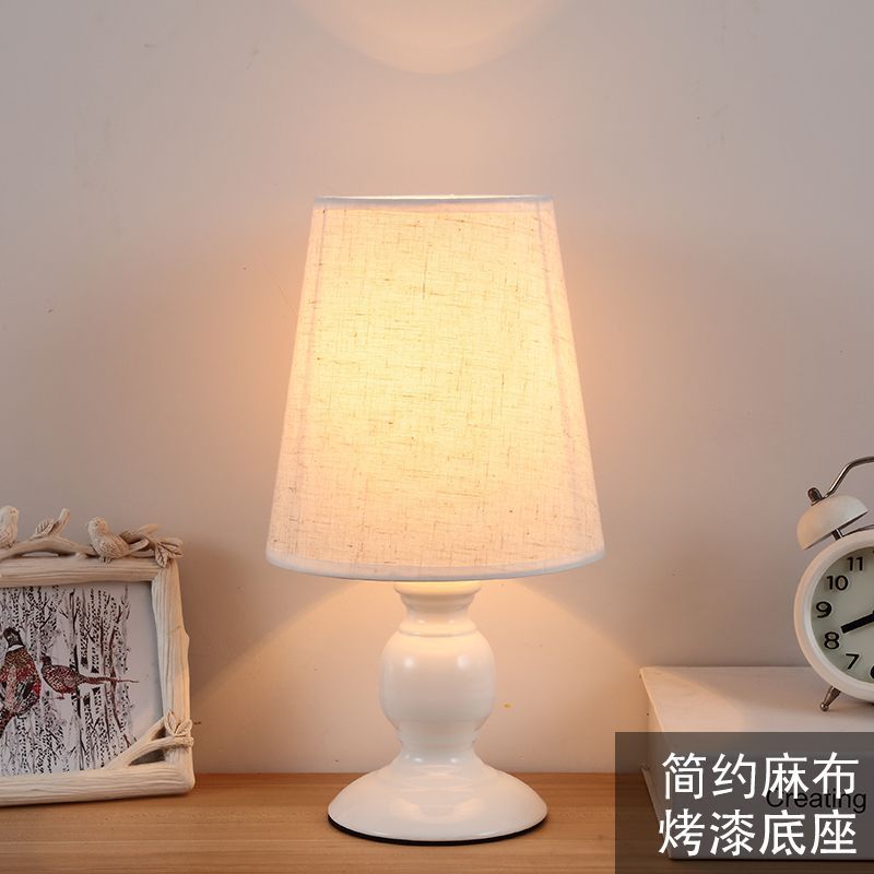 Table lamp Bedroom bedside lamp Simple modern creative living room lamp Dimming eye protection Student dormitory bedroom small table lamp