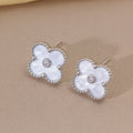 X8282 silver white shell earrings
