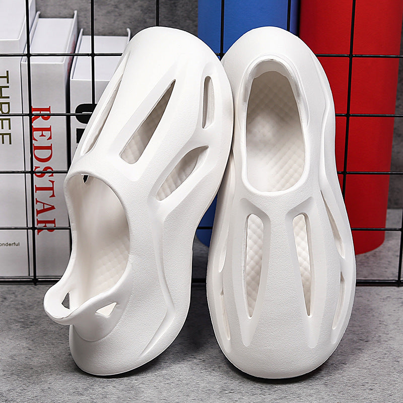 Foreign trade men's hole shoes summer 2024 new stepping on shit couple beach shoes Internet celebrity soft-soled bag head sandals