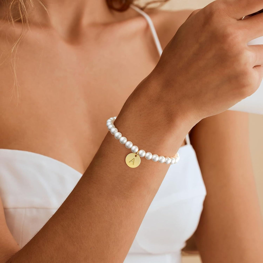 Amazon gold 26 letter coin pendant bracelet imitation pearl beaded bracelet women's bridesmaid gift jewelry
