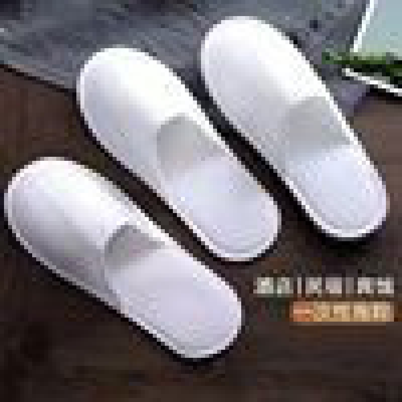 2026new arrival croc shoes women's outwear stomping on shit cartoon popular non-slip beach baotou sandals women's summer