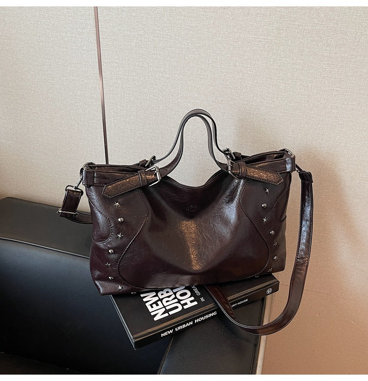 Cross-border retro bag women's large capacity 2025 new summer casual messenger bag rivet portable commuter tote bag