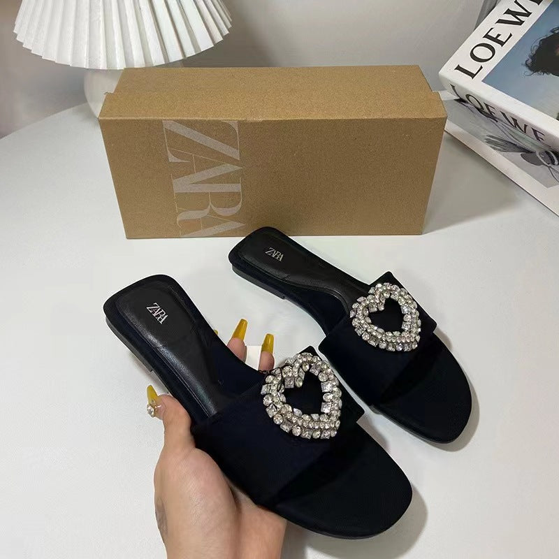 2024 summer new flat sandals with heart-shaped rhinestone buckle, open back, round toe, fashionable women's shoes for outdoor wear