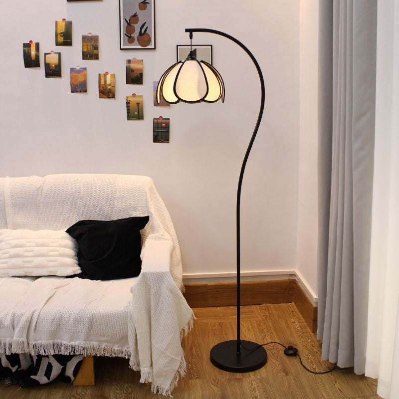 Vintage living room sofa side table lamp, high-end french-inspired mid-century bedroom bedside ambient light, boutique hotel retro fishing light