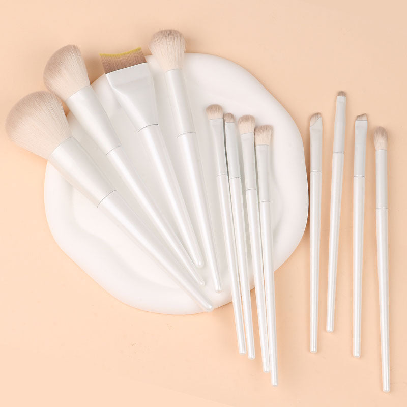 Beginner's wooden handle makeup brush set - complete beauty tool kit with blush, eyeshadow, foundation, and other brushes