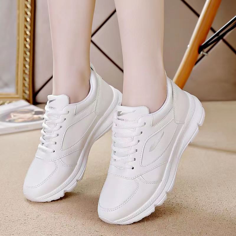 Women's white sneakers - 2025 spring new arrivals: versatile chunky sole shoes for students, korean style, ins & harajuku inspired athletic skate shoes