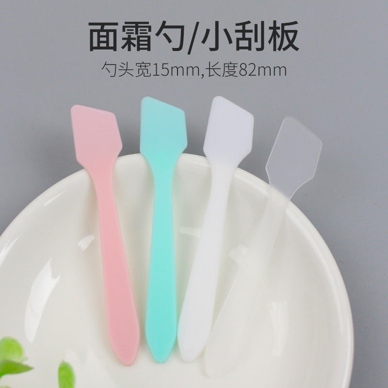 Wholesale factory for cosmetic tools: cream dispensing spatulas, mask applicators, mixing brushes, scrapers, spoons, and small cosmetic scrapers