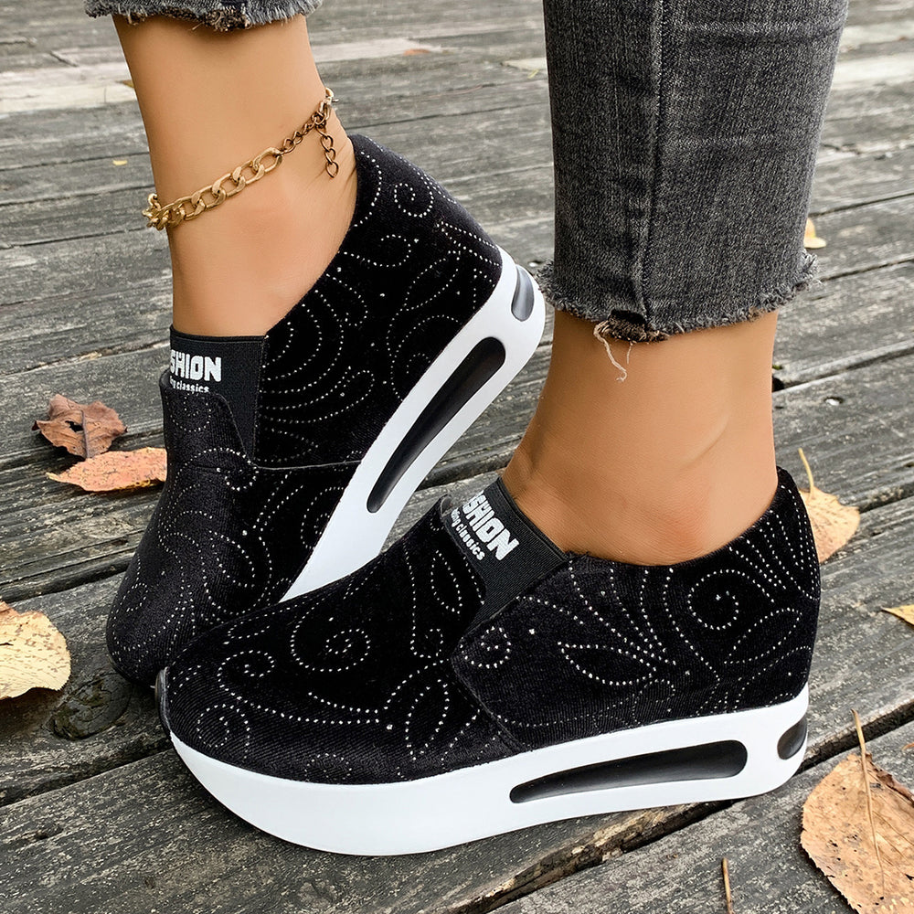 Wholesale women's plus size loafers: new spring/autumn collection - round toe, platform, chunky sole, athletic casual, versatile flats