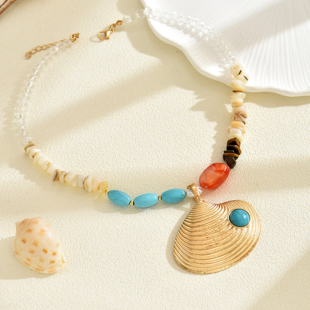 Wholesale seashell pendants for fashion & european cross-border jewelry: colorful crushed stone design, unique alloy seashell pendant necklaces for women