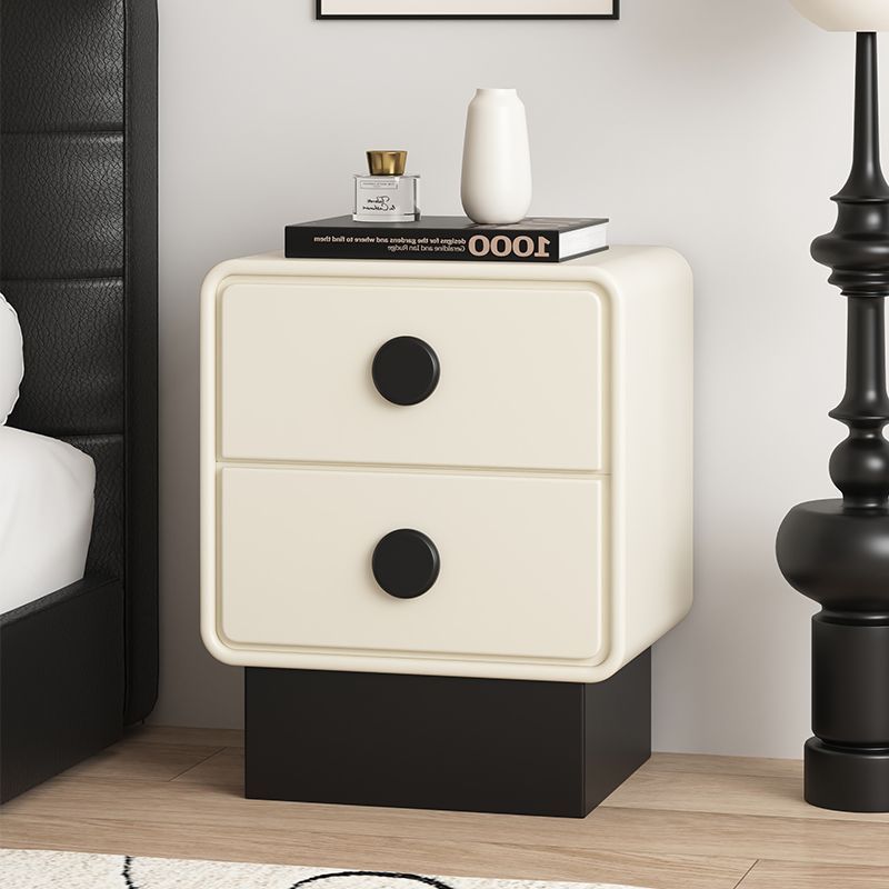 Nordic solid wood bedside table simple modern small bedroom bedside table 2025 new light luxury high-end storage cabinet