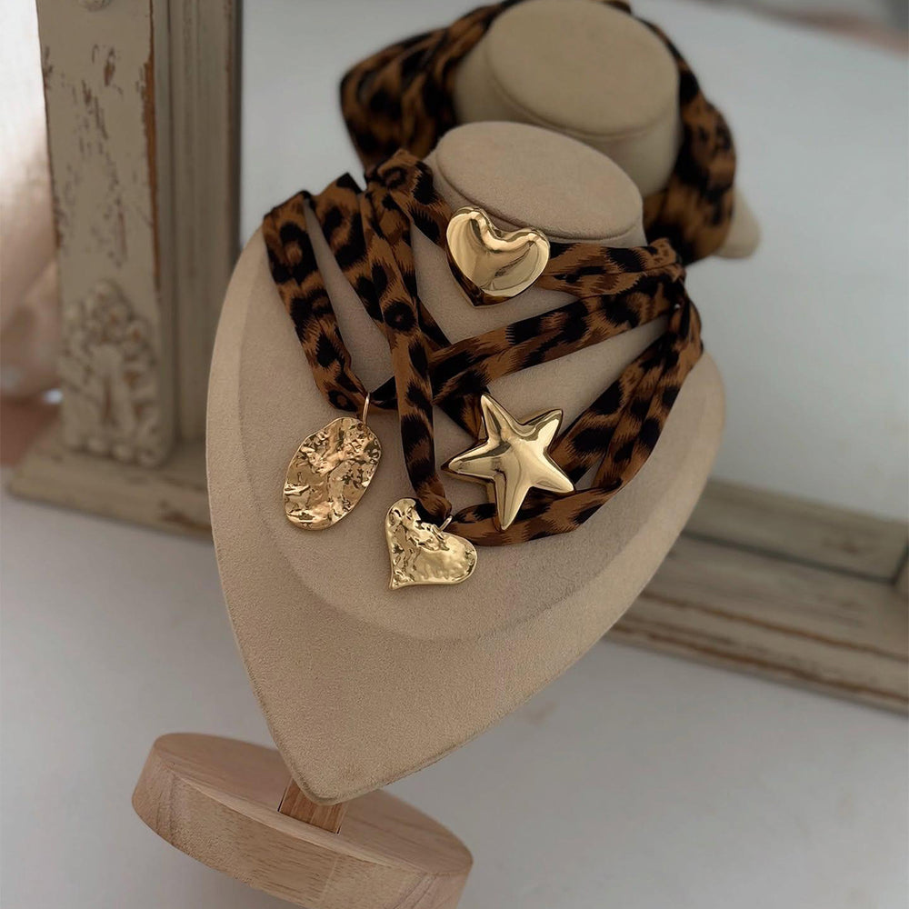 Leopard print love necklace wholesale european and american cross-border niche trendy jewelry hip-hop style star heart choker necklace