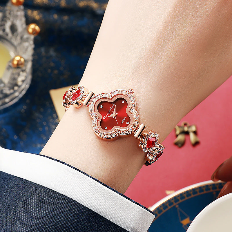 Live hot selling best sellingfashion four-leaf clover bracelet quartz watch emerald women's watch women's watch manufacturer wholesale