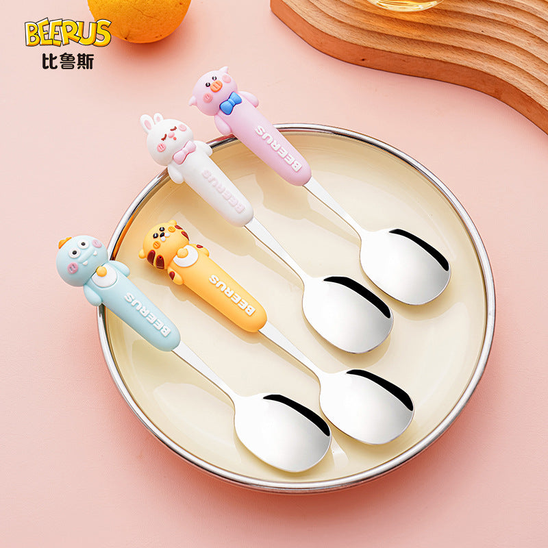 High-quality, adorable cartoon children's cutlery set featuring a cute bear design. includes a fork, spoon, and is perfect for school lunches. made of durable silicone, these portable forks and spoons are available for wholesale