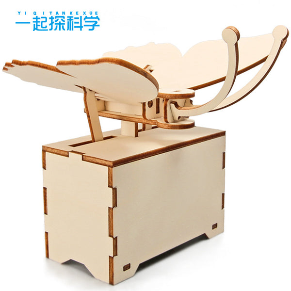 Hand-cranked butterfly technology small production children's science experiment teaching toys primary school students handmade DIY material package wholesale