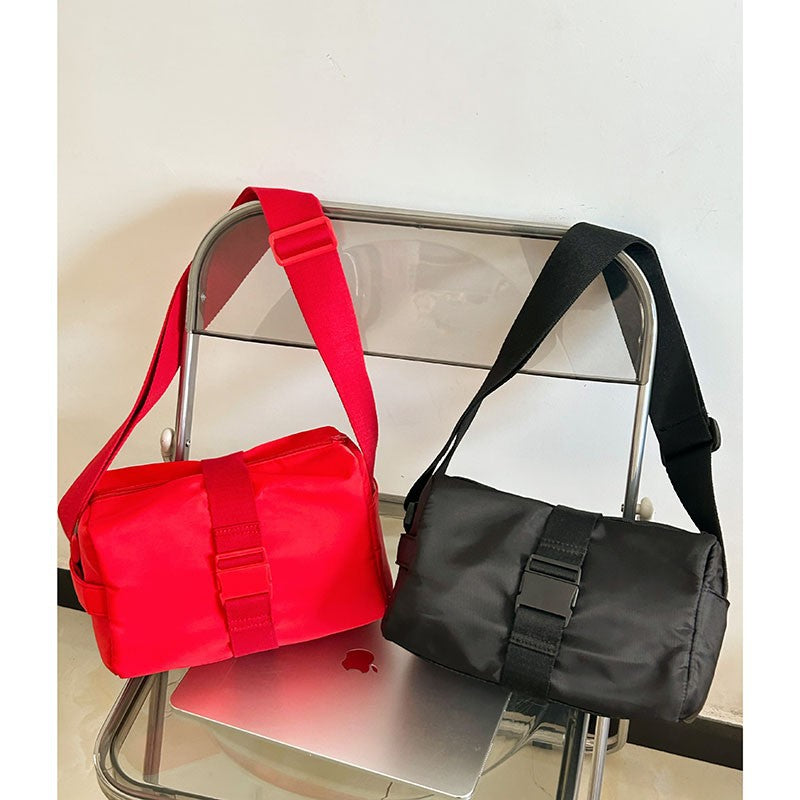 Cross-border casual nylon toast bag women's 2023 new sports style ins versatile fitness bag shoulder messenger bag