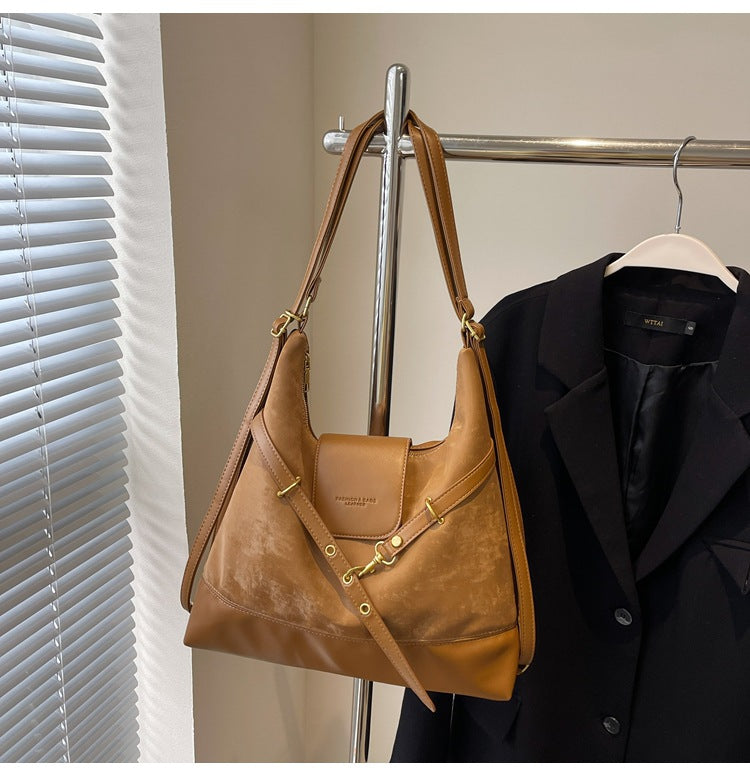 Vintage commute large capacity shoulder bag - women's niche design, new winter crossbody bag, versatile lightweight backpack