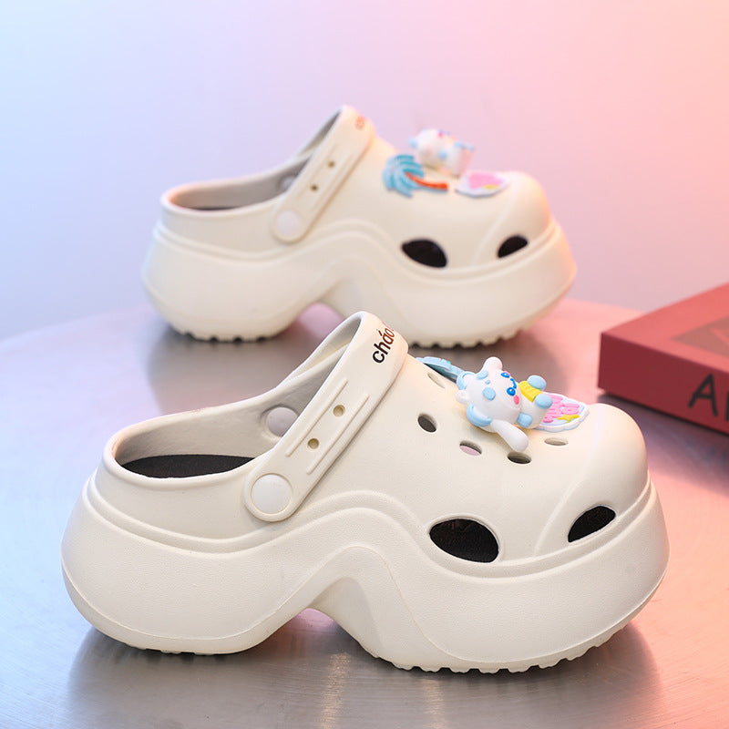 Thick-soled hole shoes women's new building block white rope heightening cute Internet celebrity beach cool slippers outer wear summer wholesale