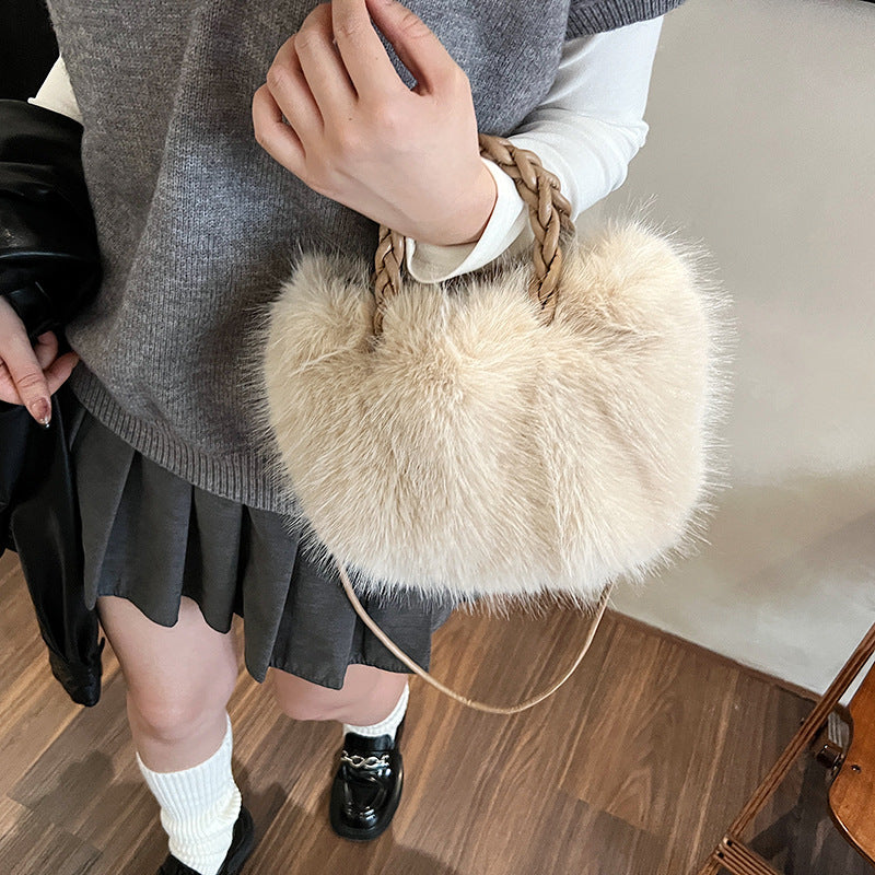 Handheld fluffy bag women's 2023 new autumn and winter pleated cloud bag high-end plush bag single shoulder messenger bag