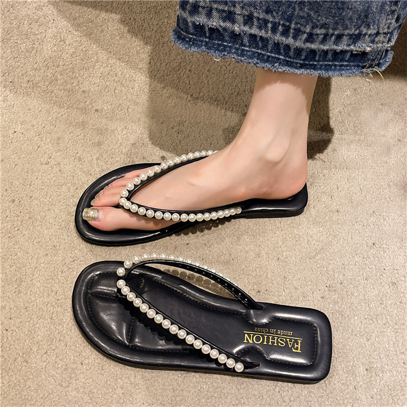 Women's flip-flops: stylish and sophisticated summer sandals - new fashion flat-heel thong sandals for beach and everyday wear
