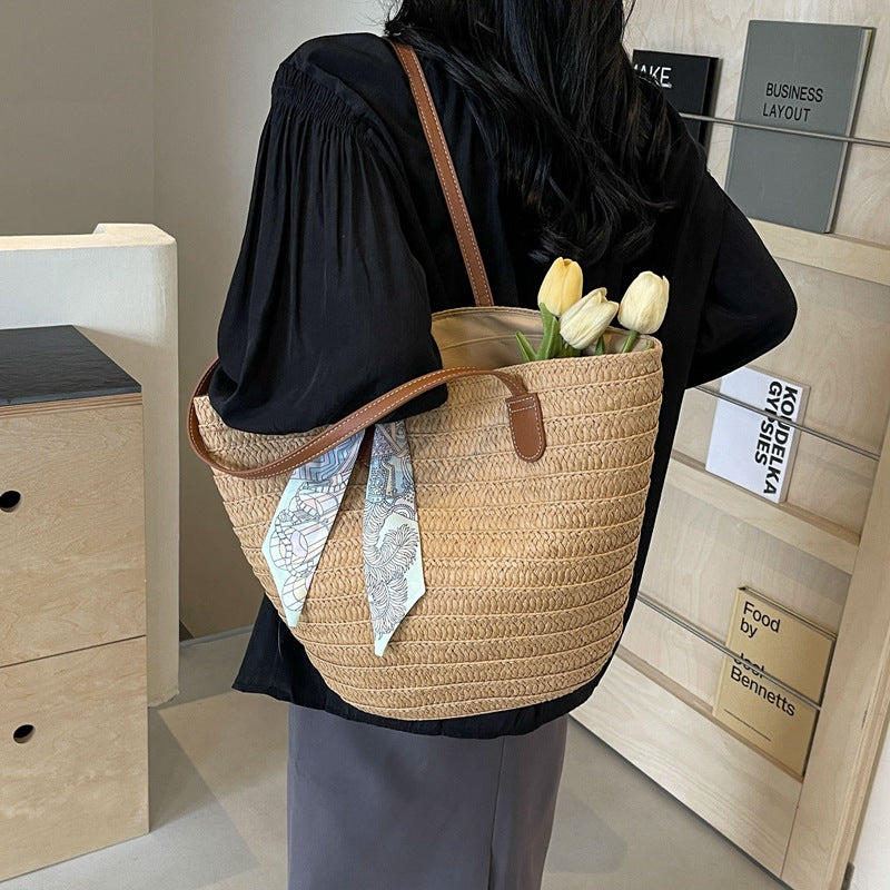 Straw bag women's large capacity 2025 new vacation beach straw bag woven commuter bucket bag vegetable basket tote bag