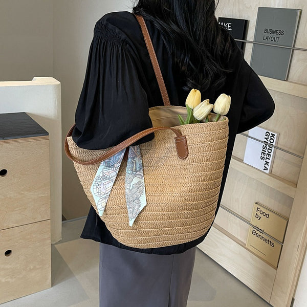 Straw bag women's large capacity 2025 new vacation beach straw bag woven commuter bucket bag vegetable basket tote bag