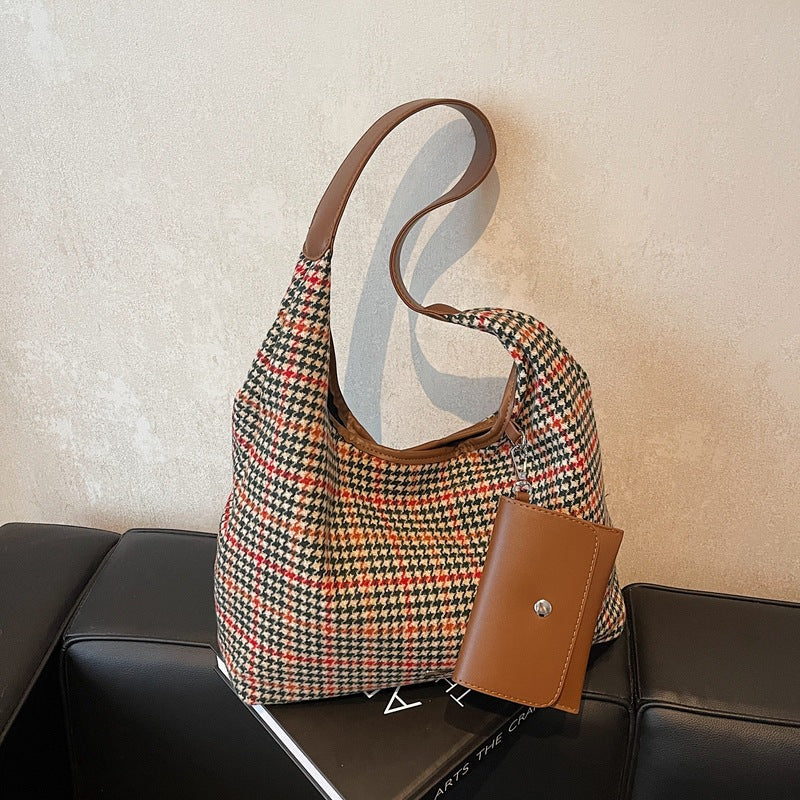 New large-capacity shoulder bag women's, Korean version of classic simple casual bag wholesale casual simple messenger women's bag