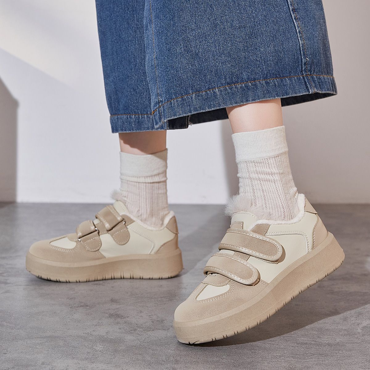 Mingdian thick-soled fluffy shoes for women wearing 2024 new high-value warm cotton shoes for women Velcro fleece board shoes for women