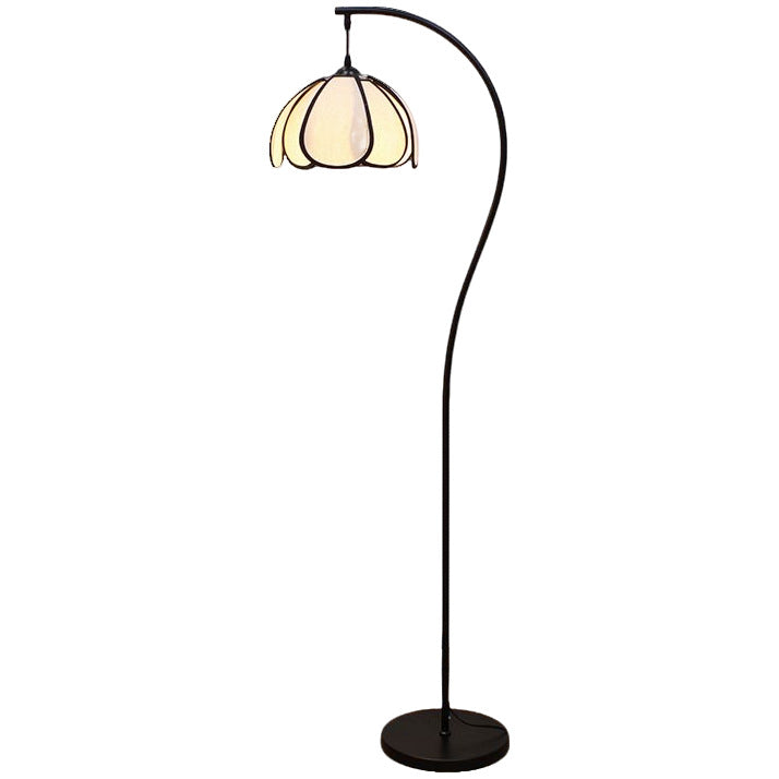 Vintage living room sofa side table lamp, high-end french-inspired mid-century bedroom bedside ambient light, boutique hotel retro fishing light