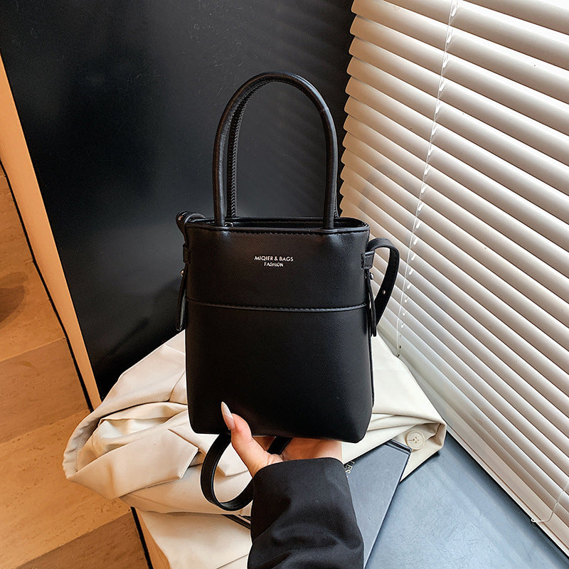 Foreign trade advanced sense niche bag women's summer 2025 new versatile shoulder messenger bag ins popular mobile phone bag