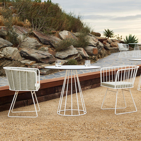Outdoor tables and chairs, courtyard villa, garden landscape, milk tea shop, coffee shop, open-air rain protection, sun setting, table and chair combination