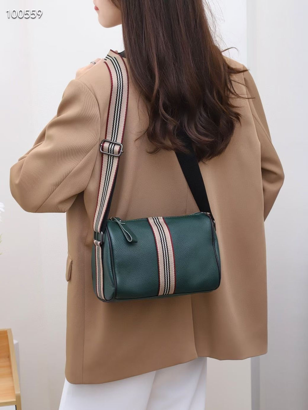 Factory wholesale genuine leather women's bags 2024 new fashion boston pillow bag top layer cowhide shoulder crossbody bag