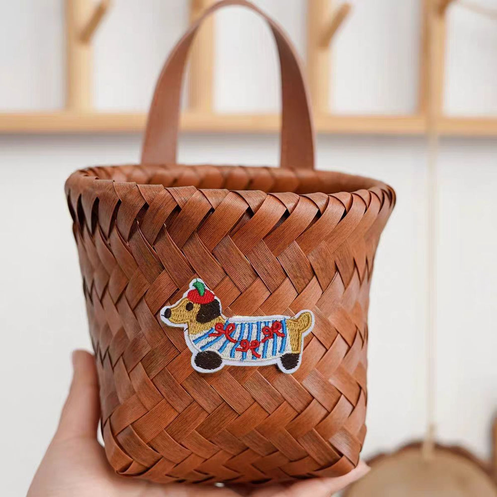 Wall-mounted hand-woven storage basket, toy sundries storage box, ginger and garlic storage basket, imitation rattan woven wash basin storage basket