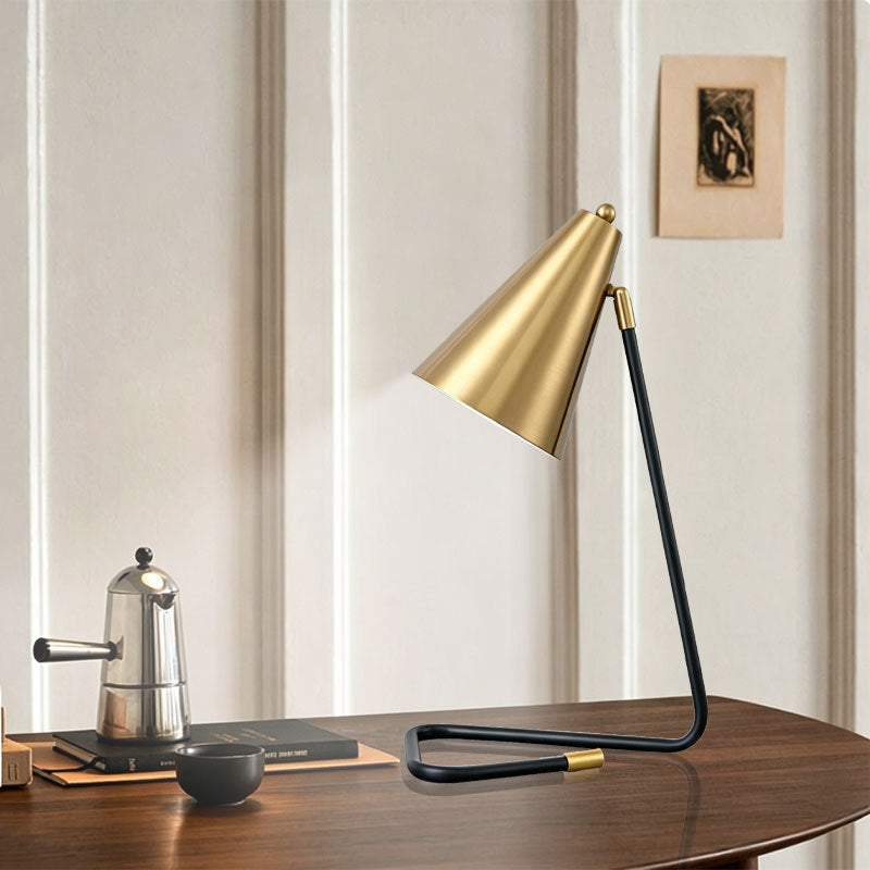 Postmodern designer study, showroom, living room, office creative nordic minimalist decorative iron art table lamp