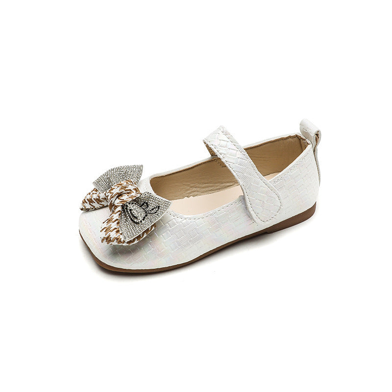 Girls' princess shoes: new autumn  collection - soft leather ballet flats with bow detail, stylish moccasins for toddlers and big kids