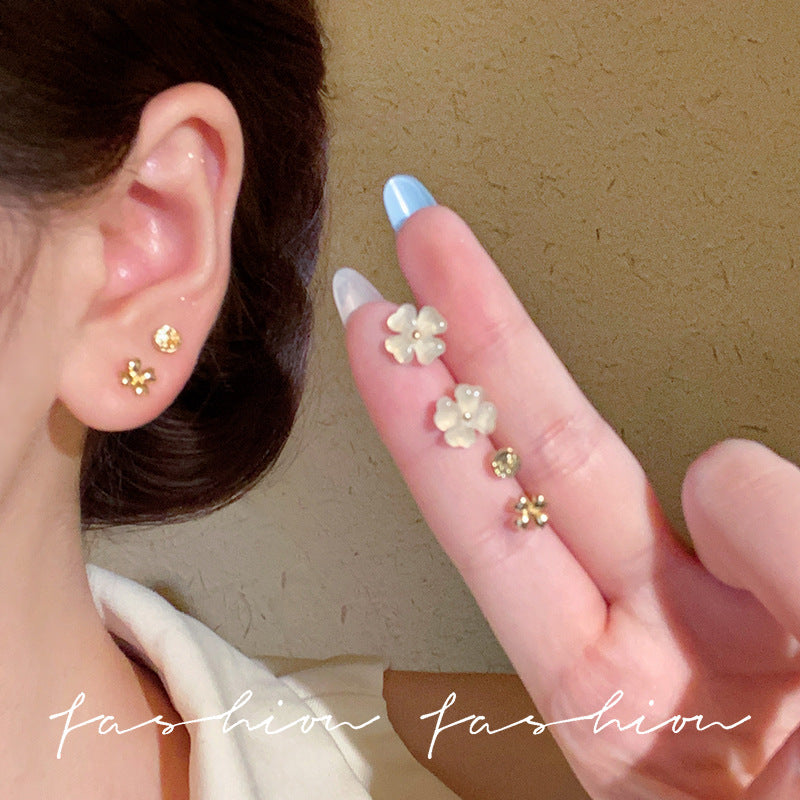 French retro cat's eye flower stud earring set - delicate, versatile, and comfortable for all-day wear (sleep-friendly, gentle on pierced ears)