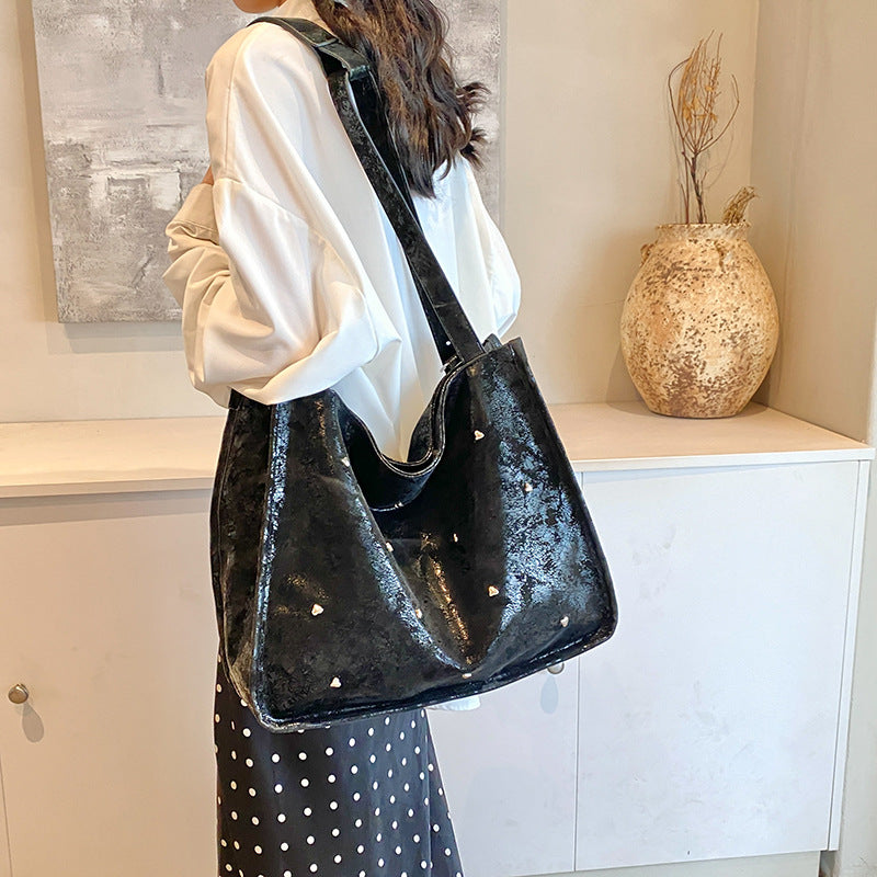 Crushed ice love large capacity tote bag women's new niche design shoulder messenger bag commuter backpack