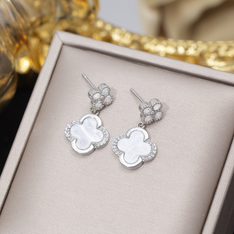 [titanium steel] micro-embedded four-leaf clover necklace and earrings set, high-end, accessible luxury, stylish, elegant earrings, clavicle chain jewelry