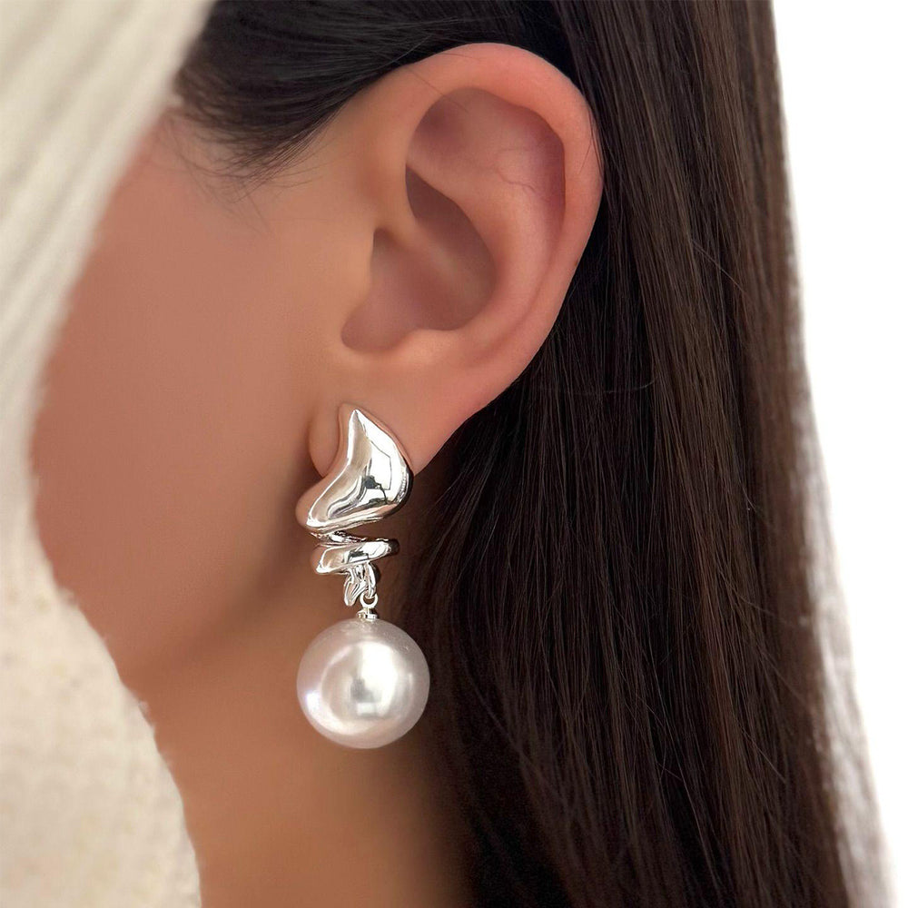 European and american cross-border creative pearl stud earrings: high-end geometric spiral flame, unique and elegant vintage earrings for women
