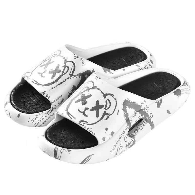 New arrival slippers for men summer outwear trendy ins beach home stepping on shit feeling bathing thick sole couple men wholesale sandals