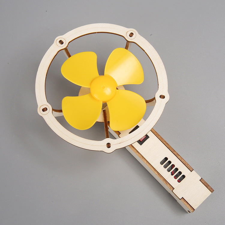Handheld fan DIY wooden handmade technology small production kindergarten primary school students small invention puzzle creation experiment