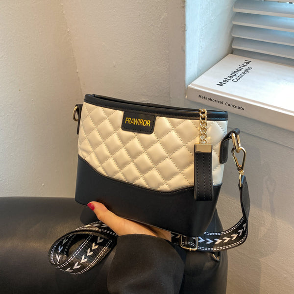 This year's popular bag women's 2025 new trendy rhombus embroidered thread shoulder bag versatile atmospheric messenger bag bucket bag