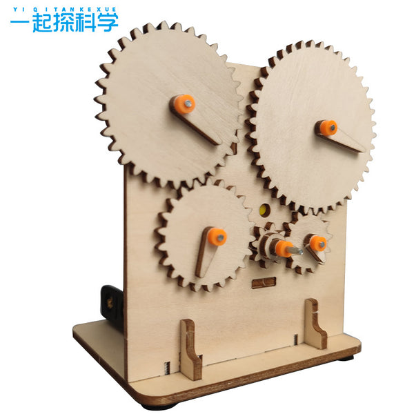 Primary school students' creative handmade inventions, technological small productions, DIY gear transmission, children's wooden assembled scientific and educational toys