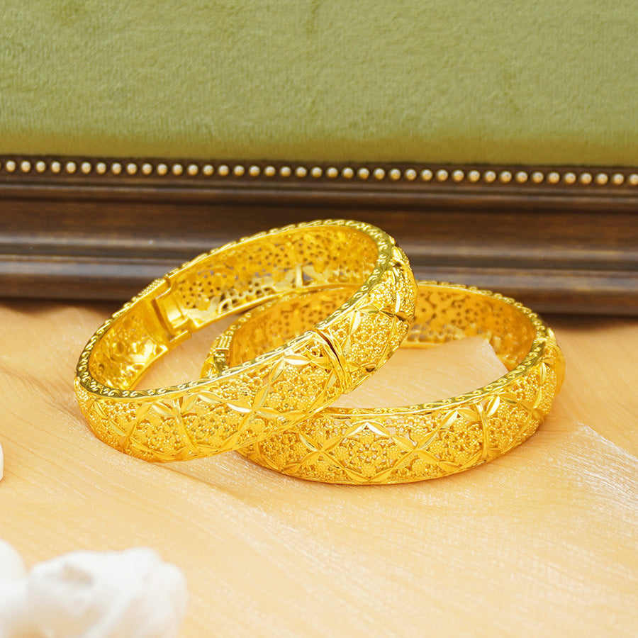 Wholesale middle eastern dubai fashion classic hollow flower design women's gold-plated bangle, wedding party jewelry