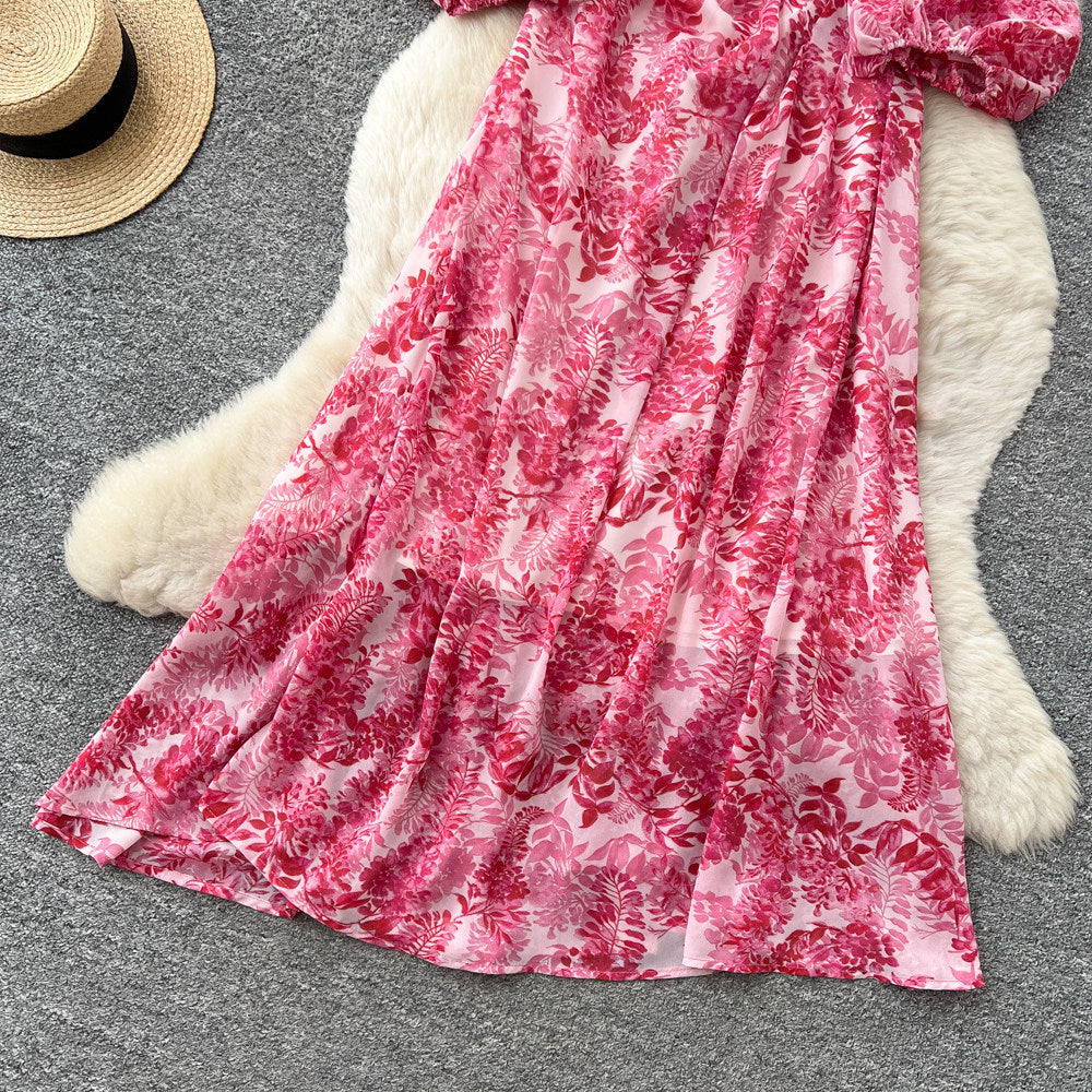 French-inspired vacation print dress for women, perfect for spring and autumn. korean style, long sleeves, cinched waist, a-line silhouette, slimming and elegant